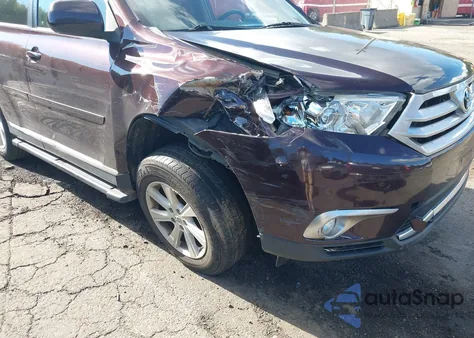 2012 Toyota Highlander Se V6 z USA, uszkodzony, nr VIN 5TDBK3EH1CS121916